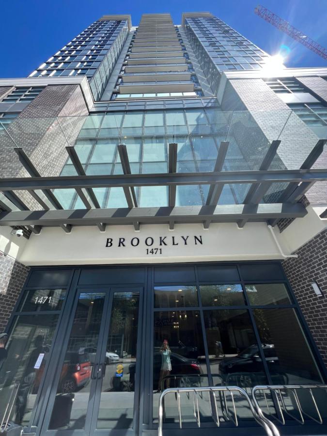 Amazing Brand New Lakeview Condo Downtown Келоуна Экстерьер фото